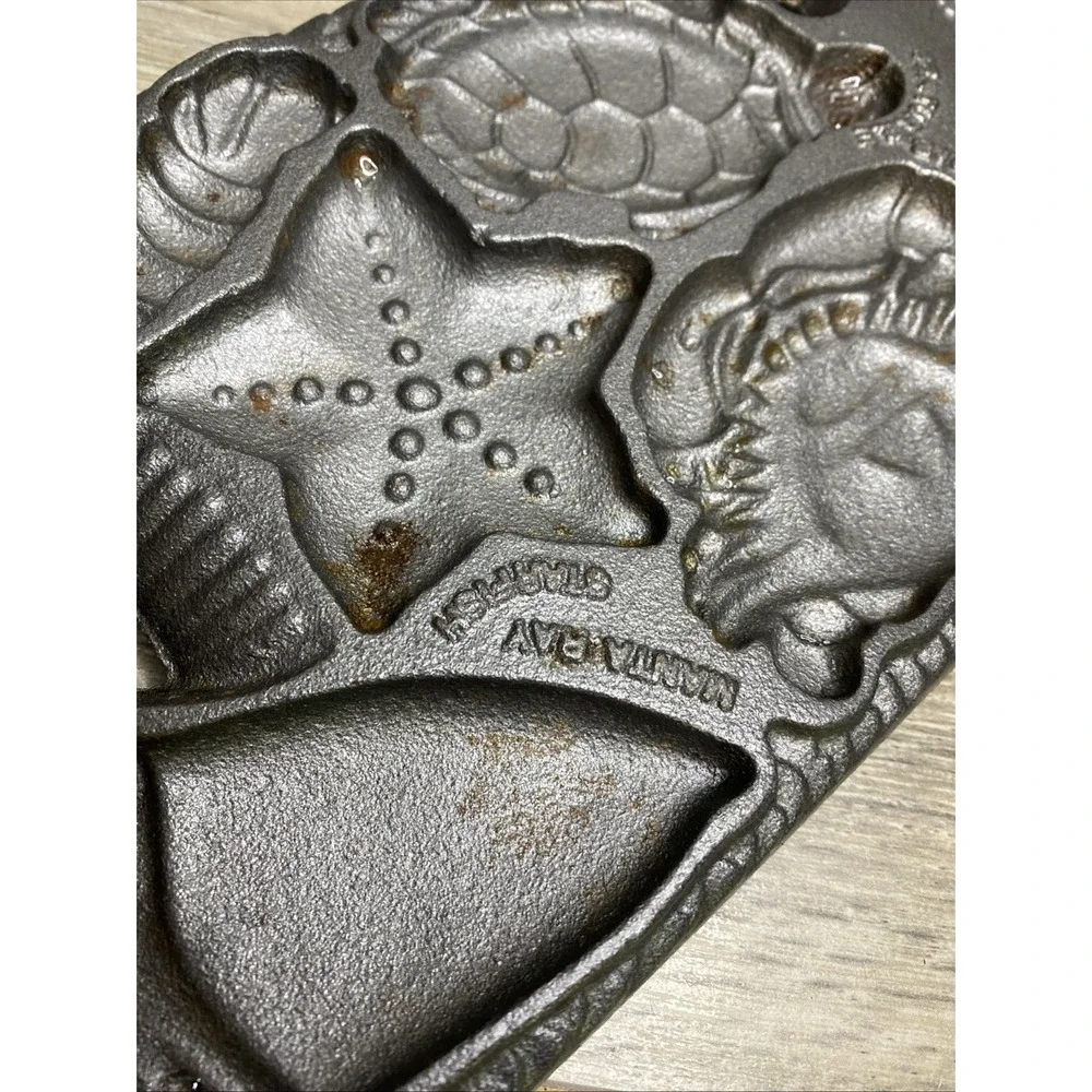 1989 John Wright Co Double Sided Cast Iron Sea Life Cookie Form Vintage